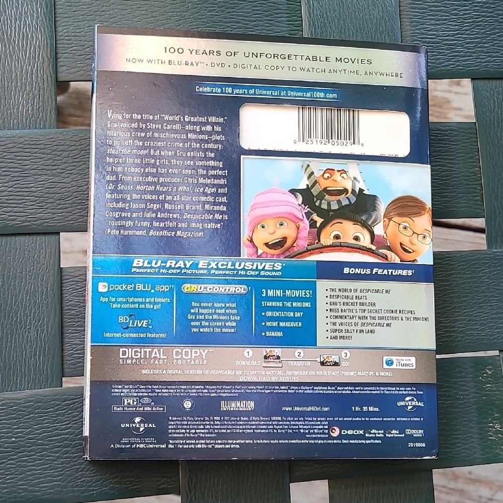 Universal Despicable Me Blu-ray DVD Digital Set - Picture 2 of 7